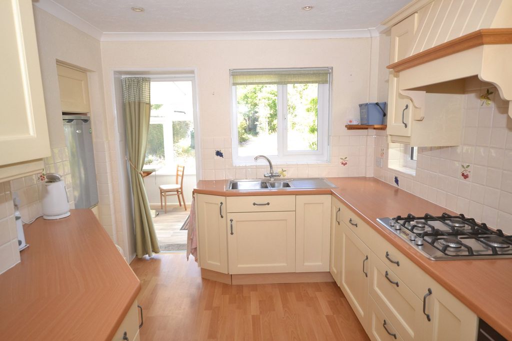 Property photo 2 of 13 Kitchen
