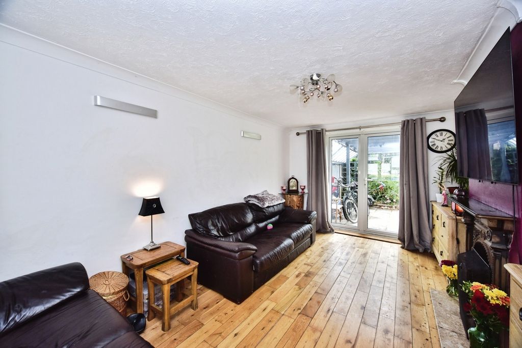 Property photo 2 of 18 Photo