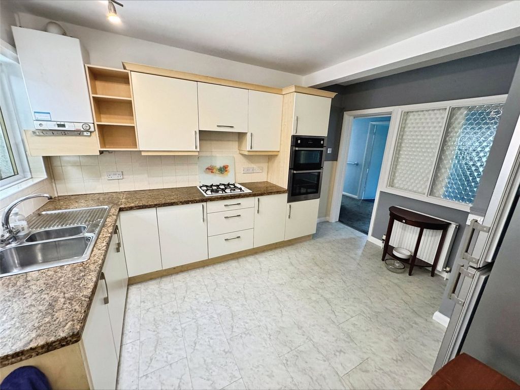 Property photo 2 of 23 Kitchen