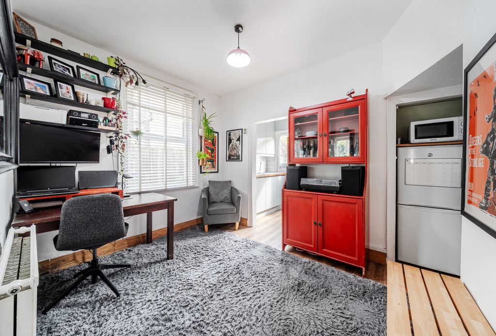 Property photo 3 of 10 1434295-14-69c159...