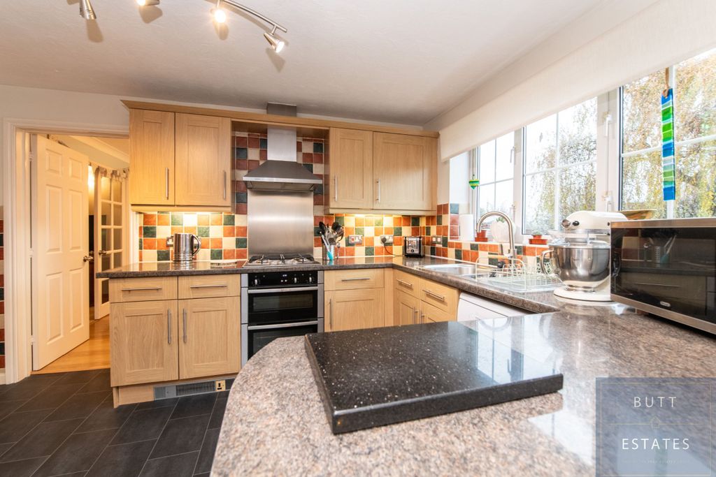 Property photo 3 of 13