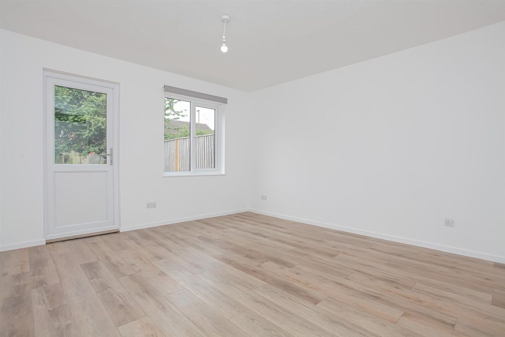 Property photo 2 of 11 Img_6948.Jpg