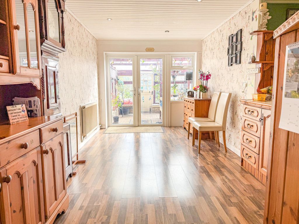 Property photo 3 of 12 Hallway