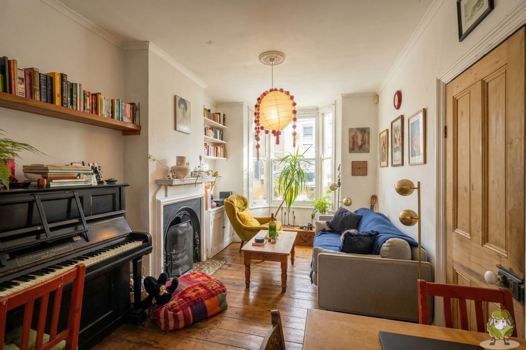 Property photo 3 of 9 4