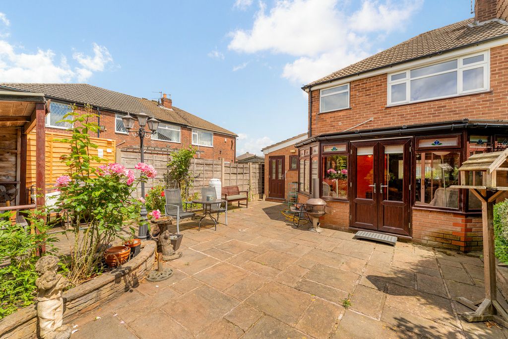Property photo 2 of 42
