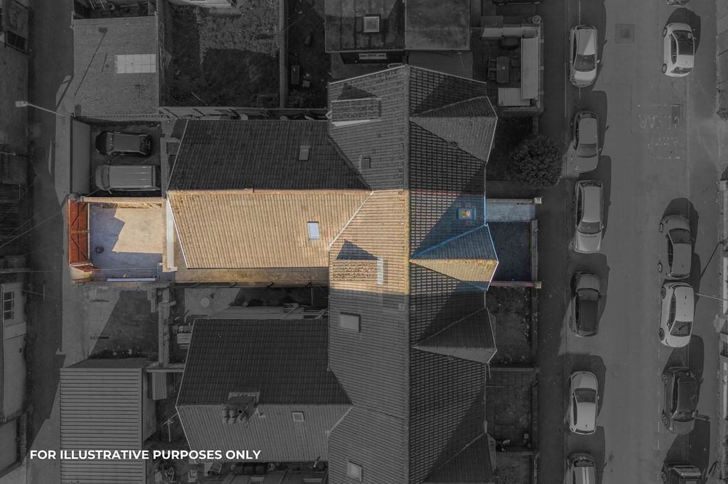 Property photo 3 of 35