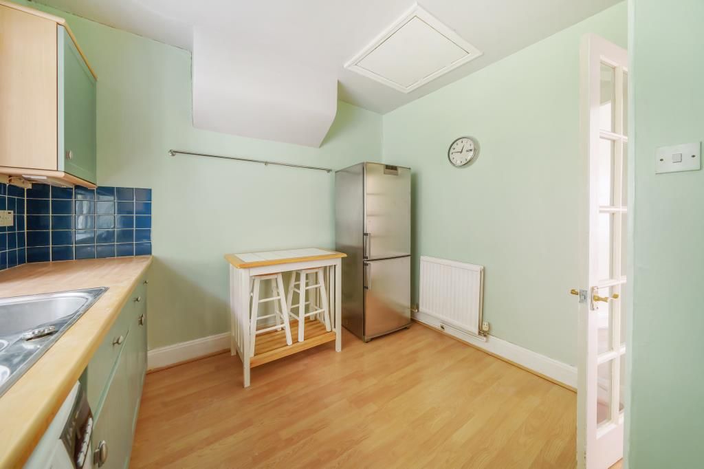 Property photo 3 of 10 Kitchen