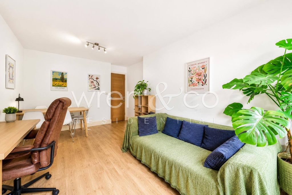 Property photo 3 of 6 Gallery