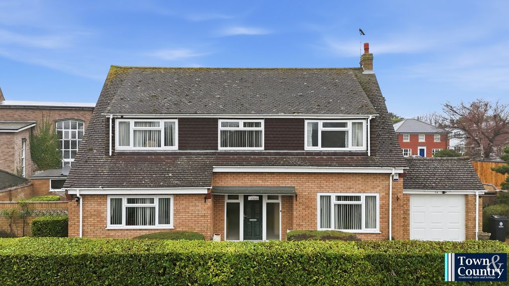 Property photo 1 of 27 Richard Avenue