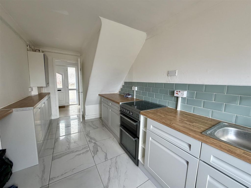 Property photo 3 of 13 Kitchen