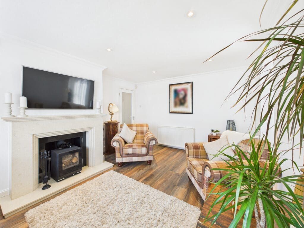 Property photo 3 of 49