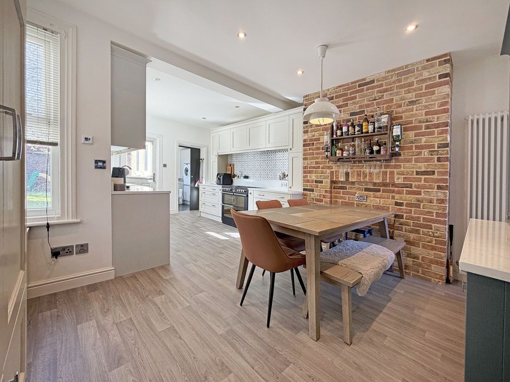 Property photo 3 of 50