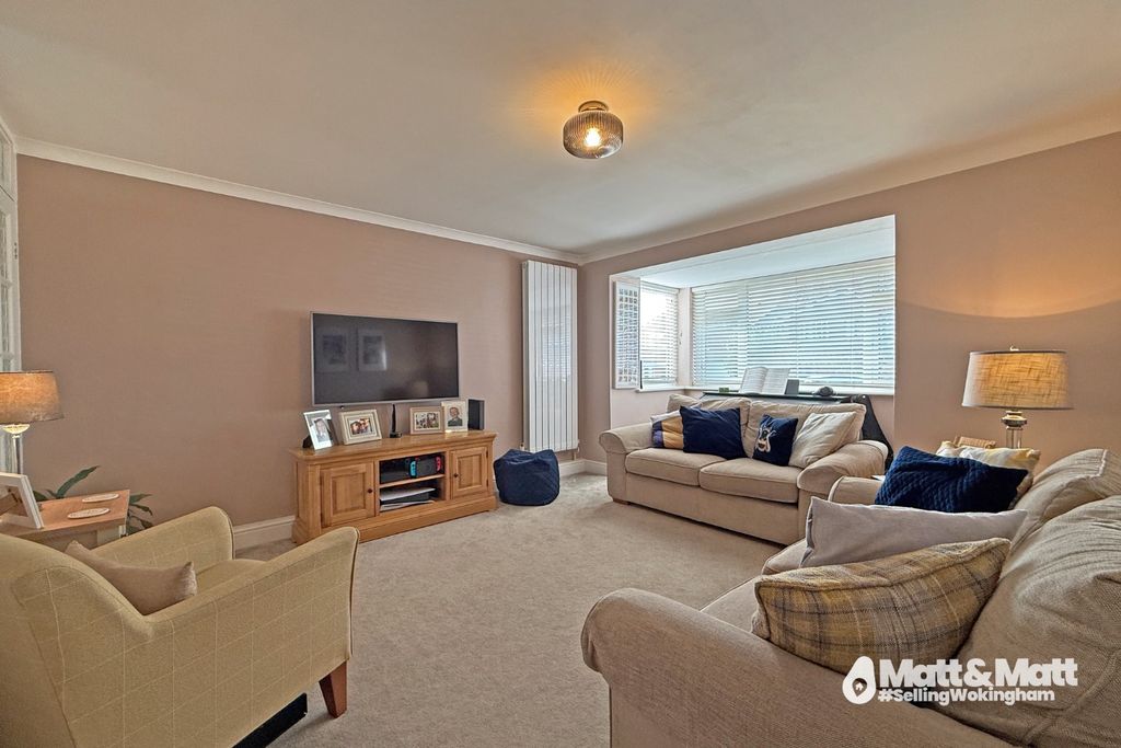 Property photo 2 of 12 4984144