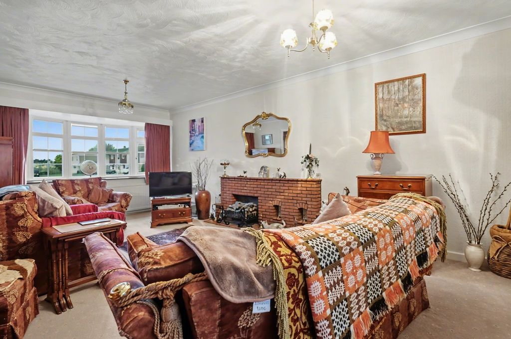 Property photo 2 of 16