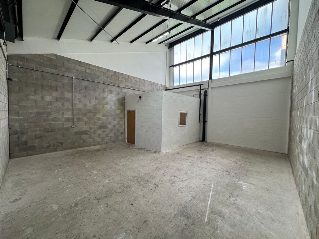 Property photo 1 of 5
