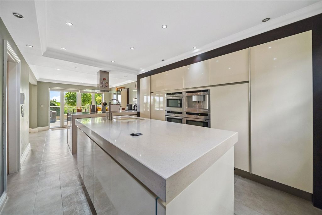 Property photo 2 of 19 Kitchen Diner
