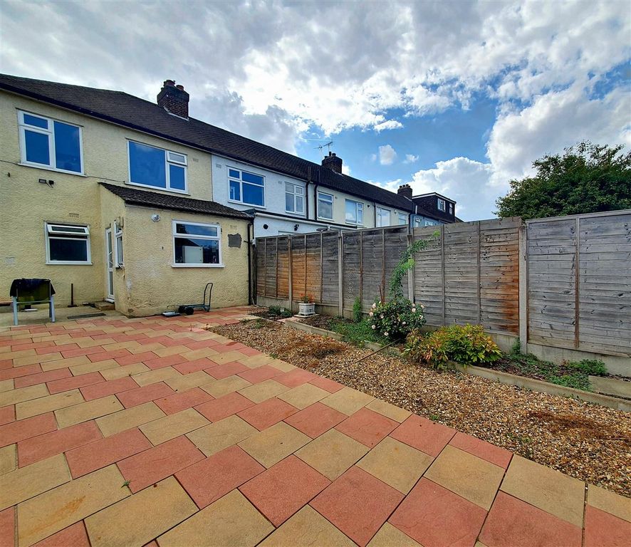 Property photo 2 of 16 Garden
