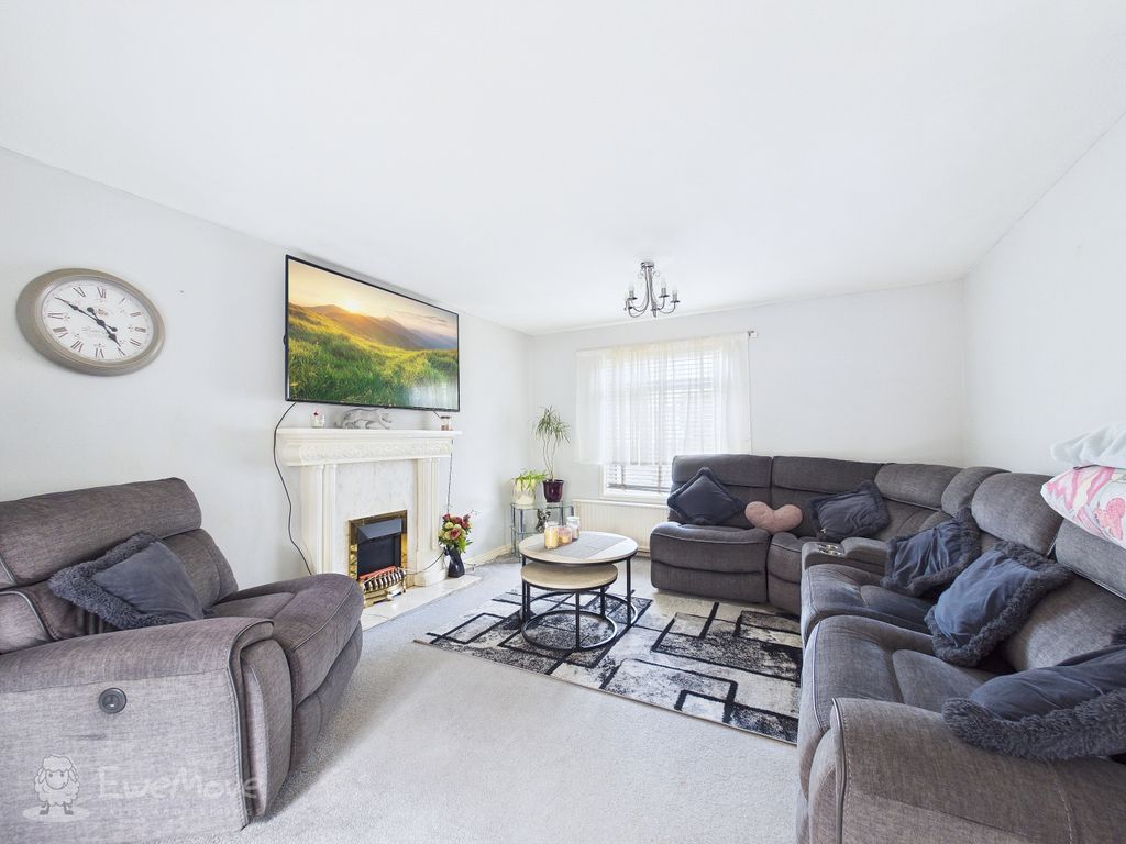 Property photo 3 of 13 Living Room