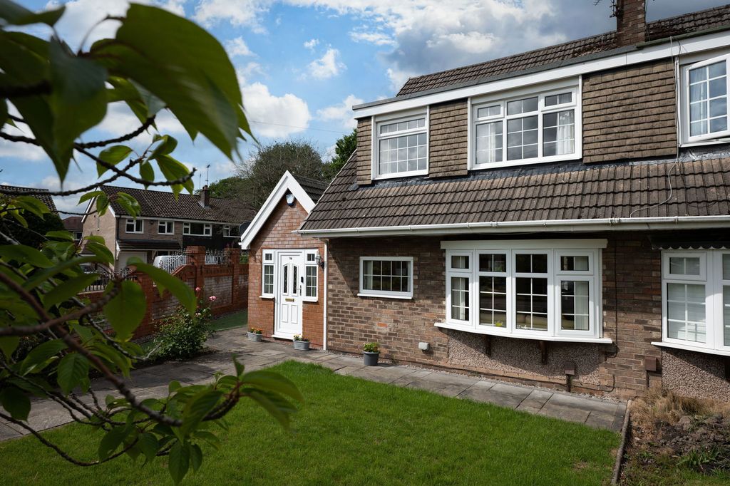 Property photo 1 of 30