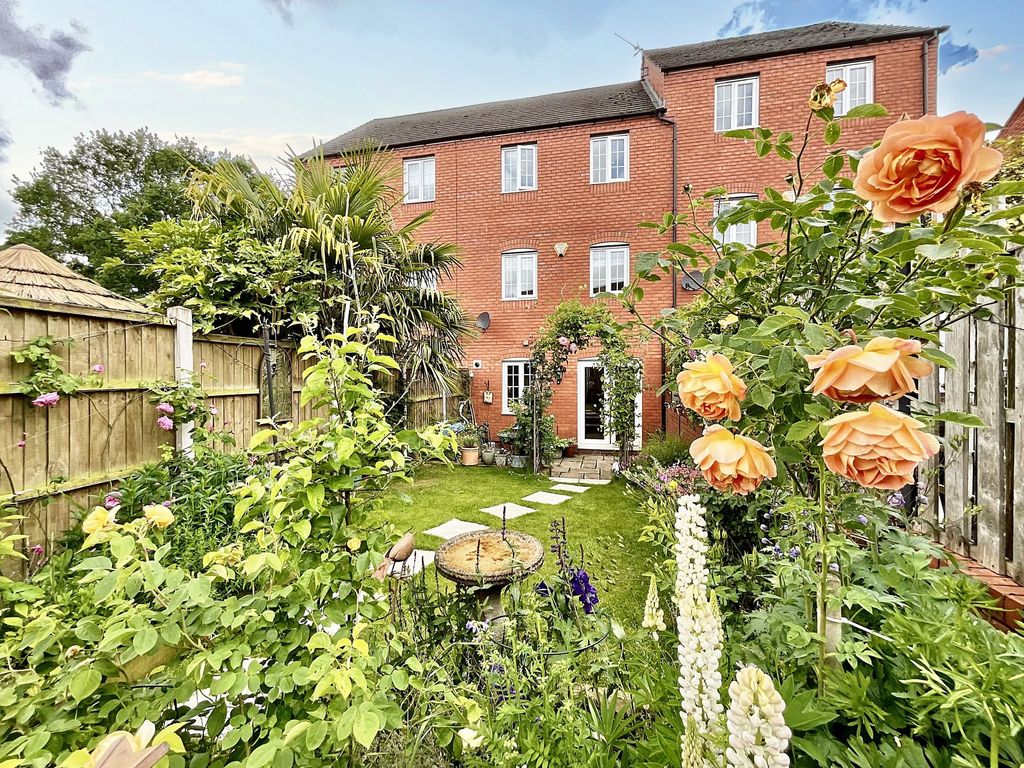 Property photo 2 of 26
