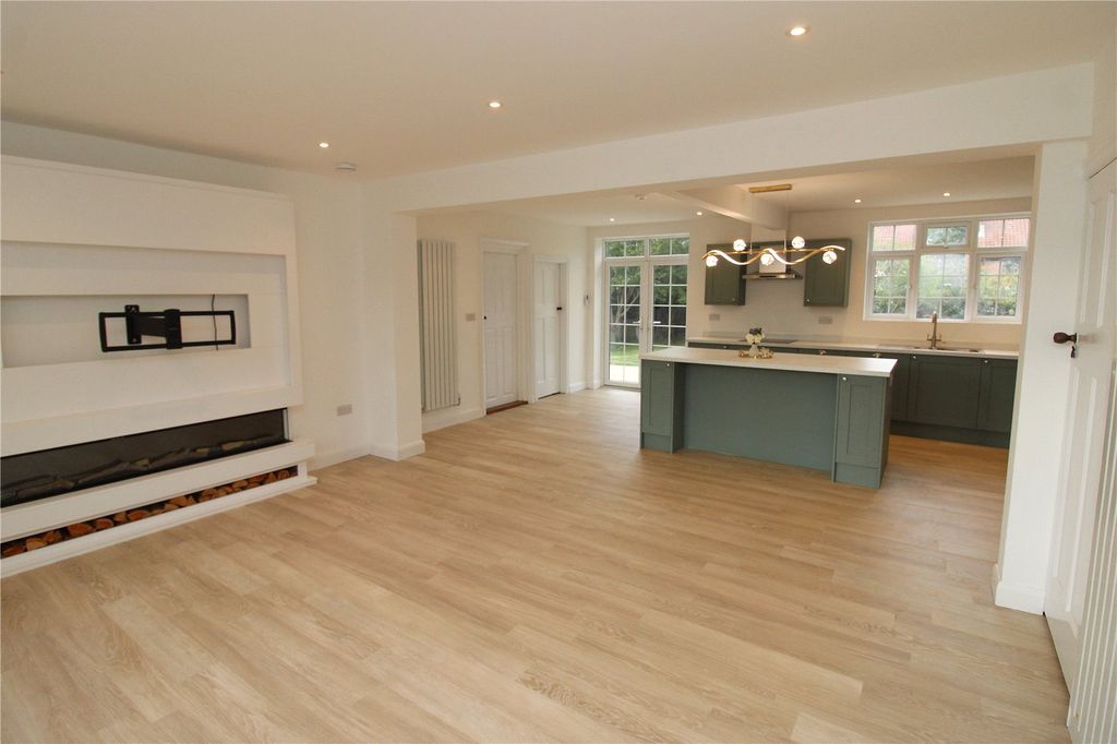 Property photo 3 of 25 Picture No. 05
