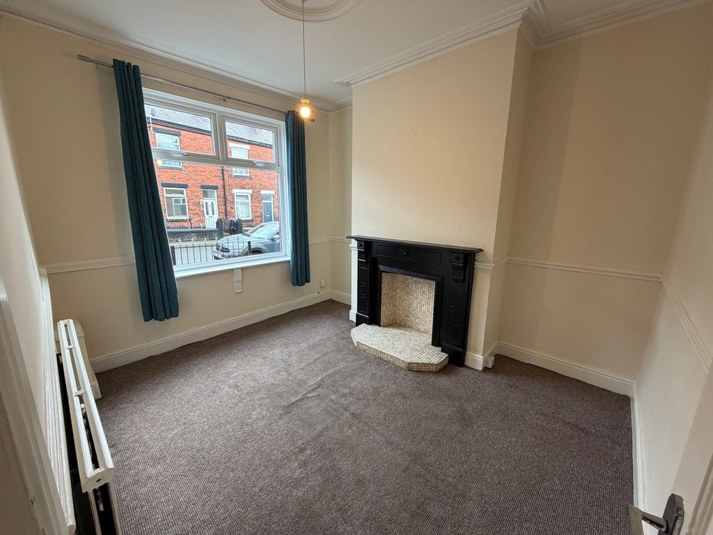 Property photo 2 of 14 Lounge