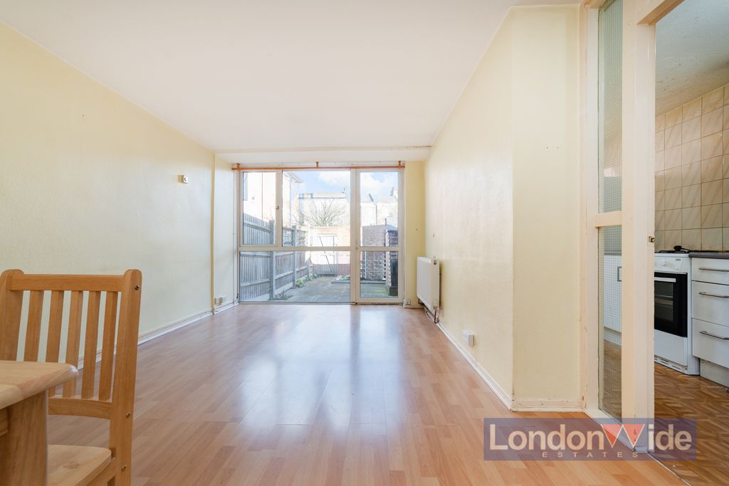 Property photo 2 of 14 Photo 9