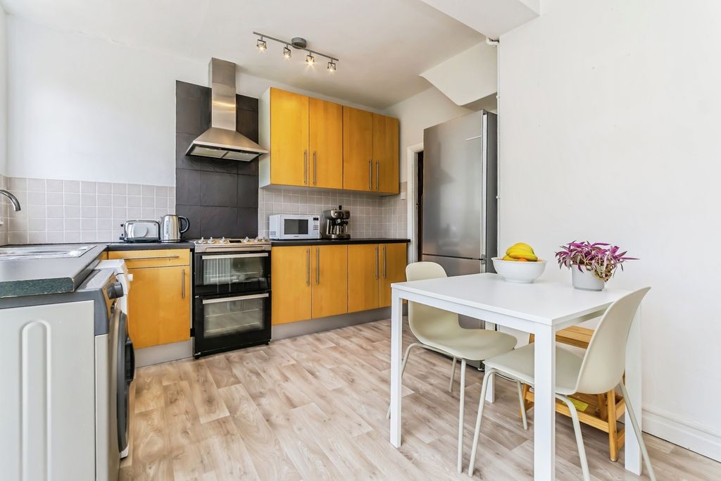 Property photo 2 of 21 Pbox-Img.Jpg