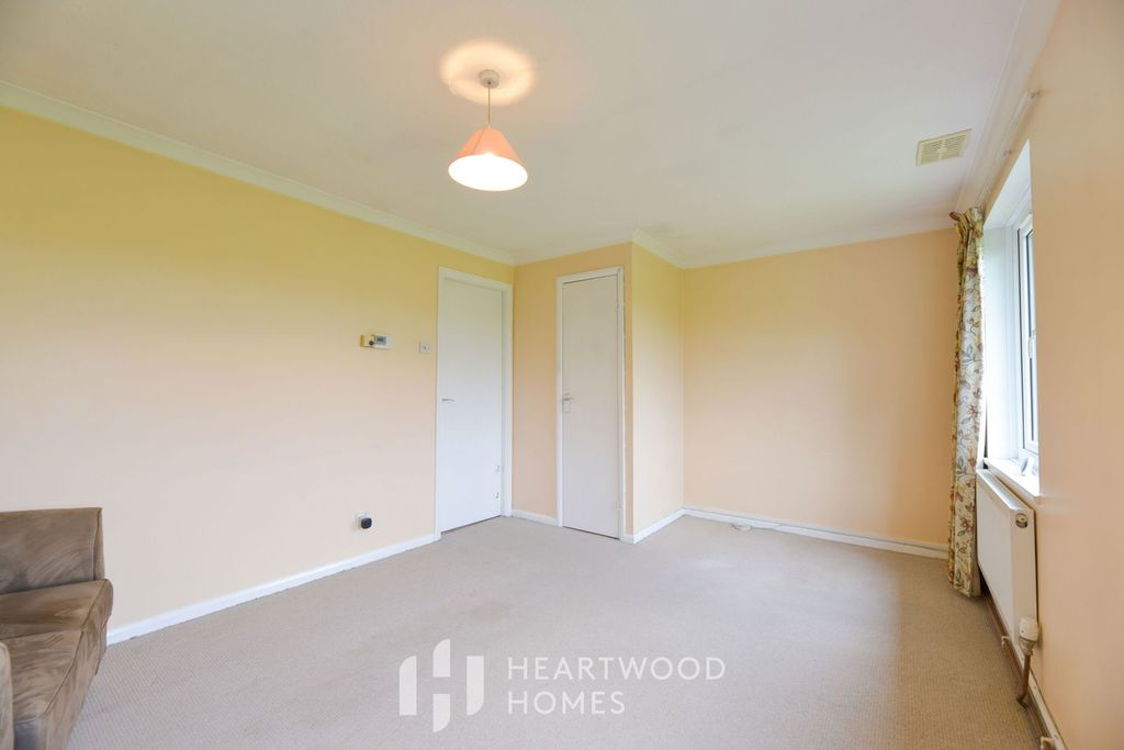 Property photo 3 of 12