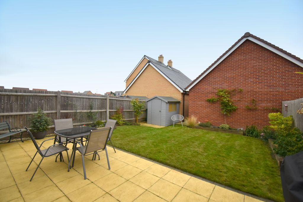 Property photo 2 of 21