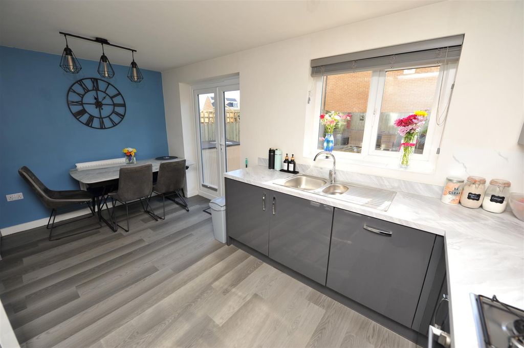 Property photo 3 of 24