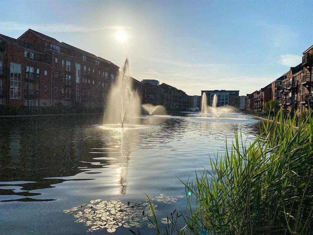 Property photo 1 of 9 Waterside View