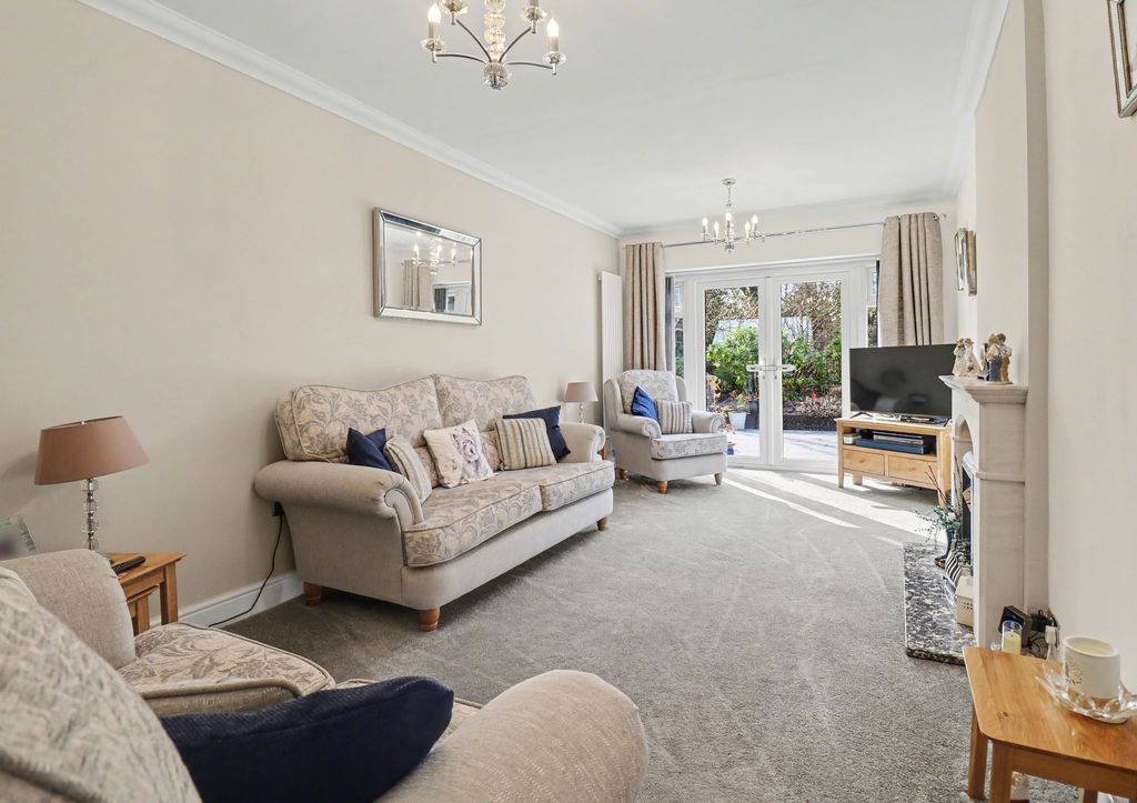 Additional image 8 of 4 bed detached bungalow for saleBotley Road, West End SO30
