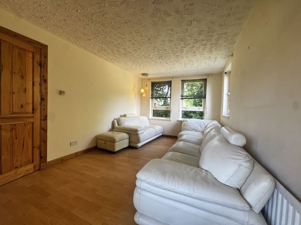 Property photo 2 of 13 Lounge