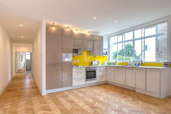 Property photo 3 of 7 Kitchen/Dining