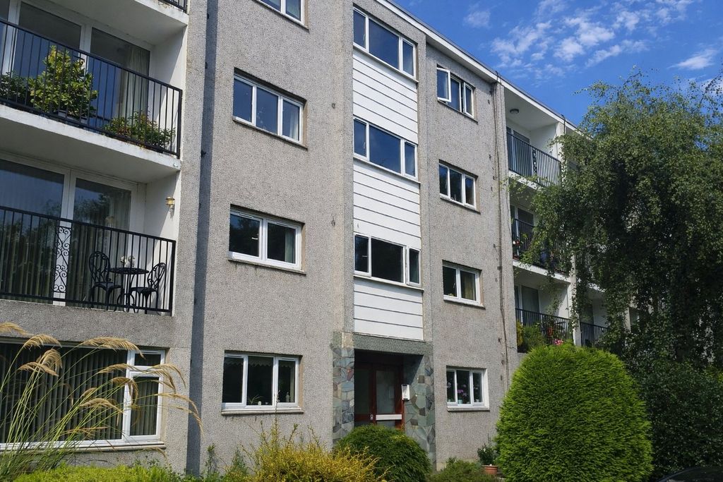 Property photo 2 of 11