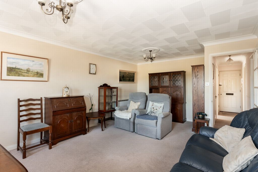 Property photo 3 of 15 Sitting Room