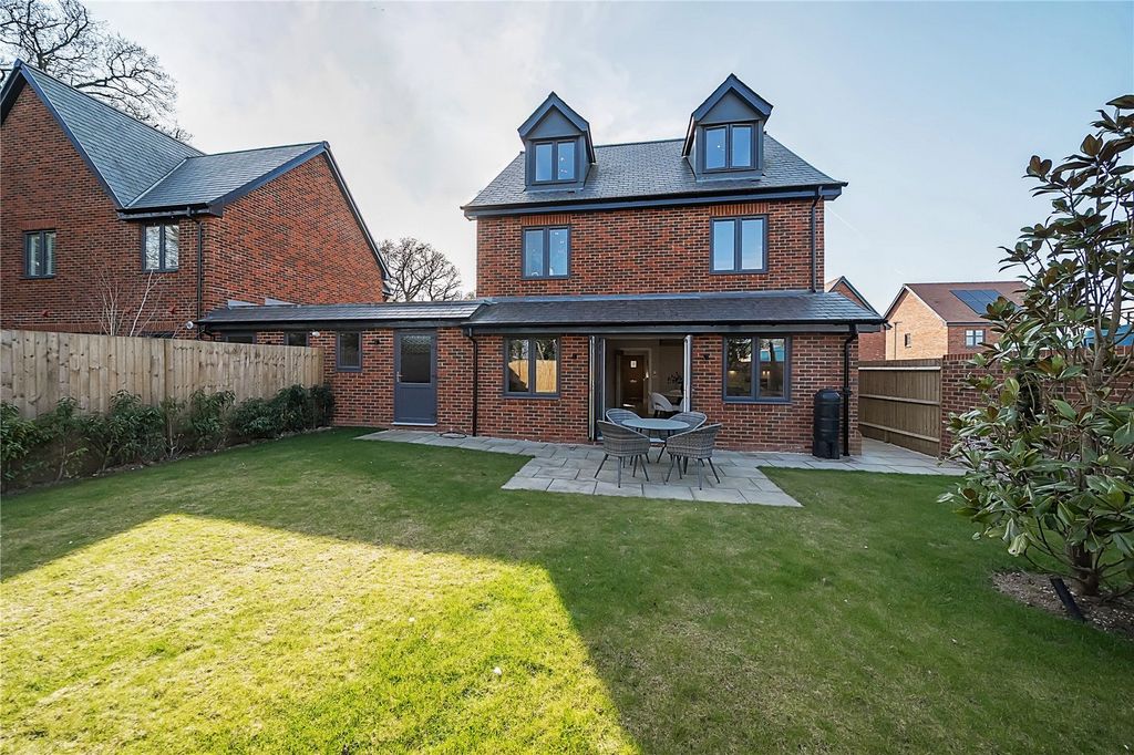 Property photo 2 of 18 Picture No. 84
