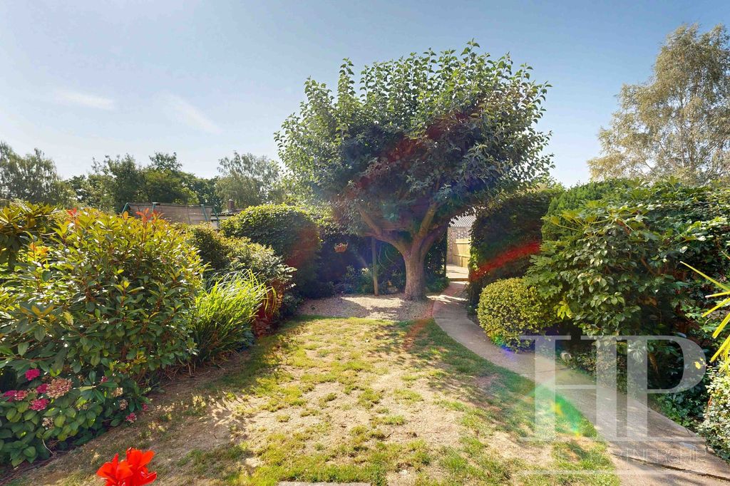 Property photo 3 of 27