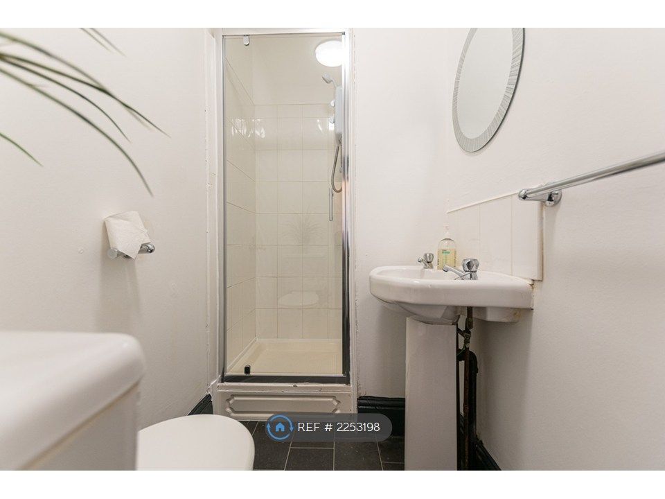 Property photo 2 of 6 Bathroom