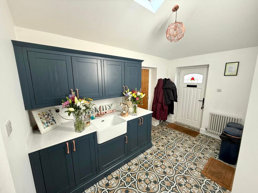 Property photo 2 of 22 Entrance Hall
