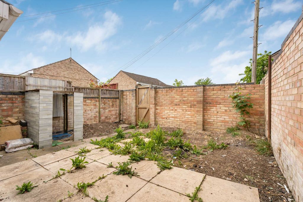 Property photo 3 of 12
