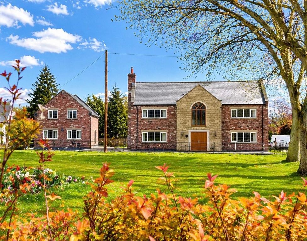 Property photo 1 of 28