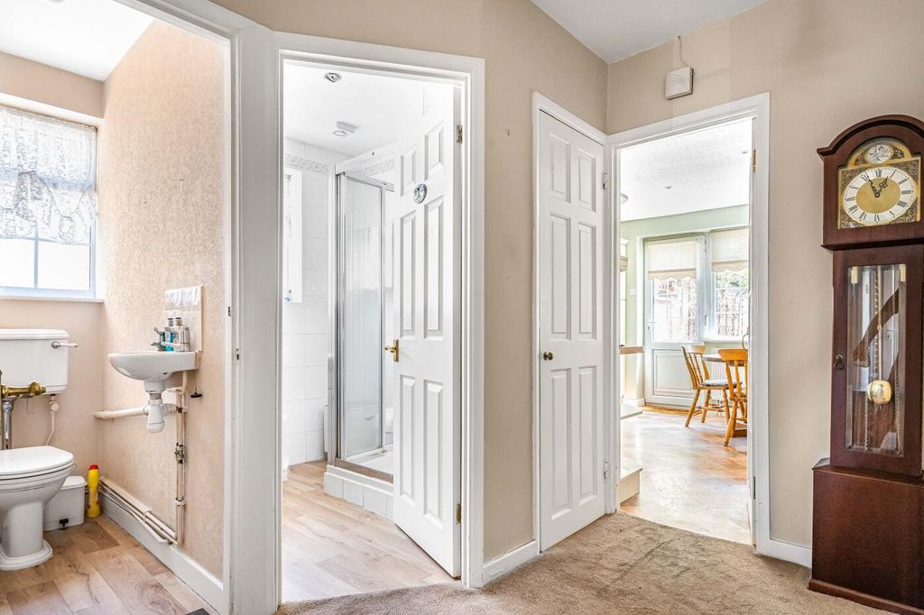 Property photo 2 of 13 Entrance Hall