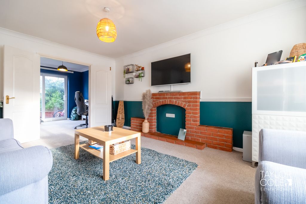 Property photo 2 of 23