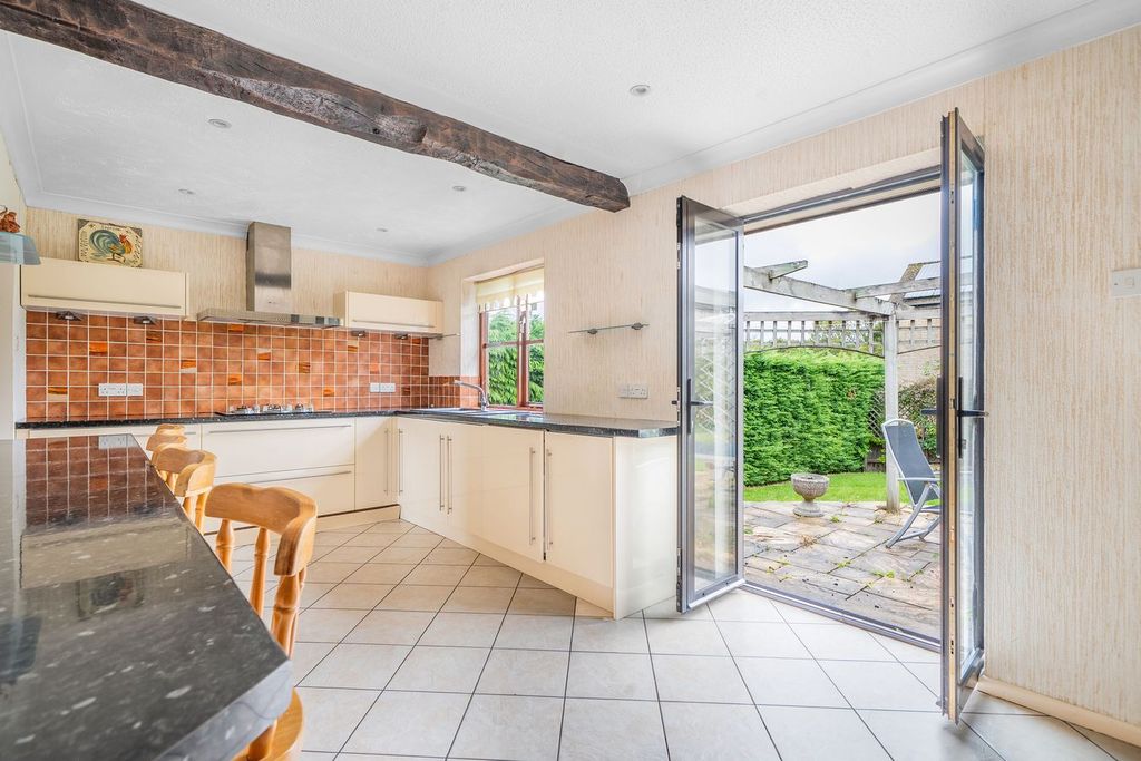 Property photo 2 of 18
