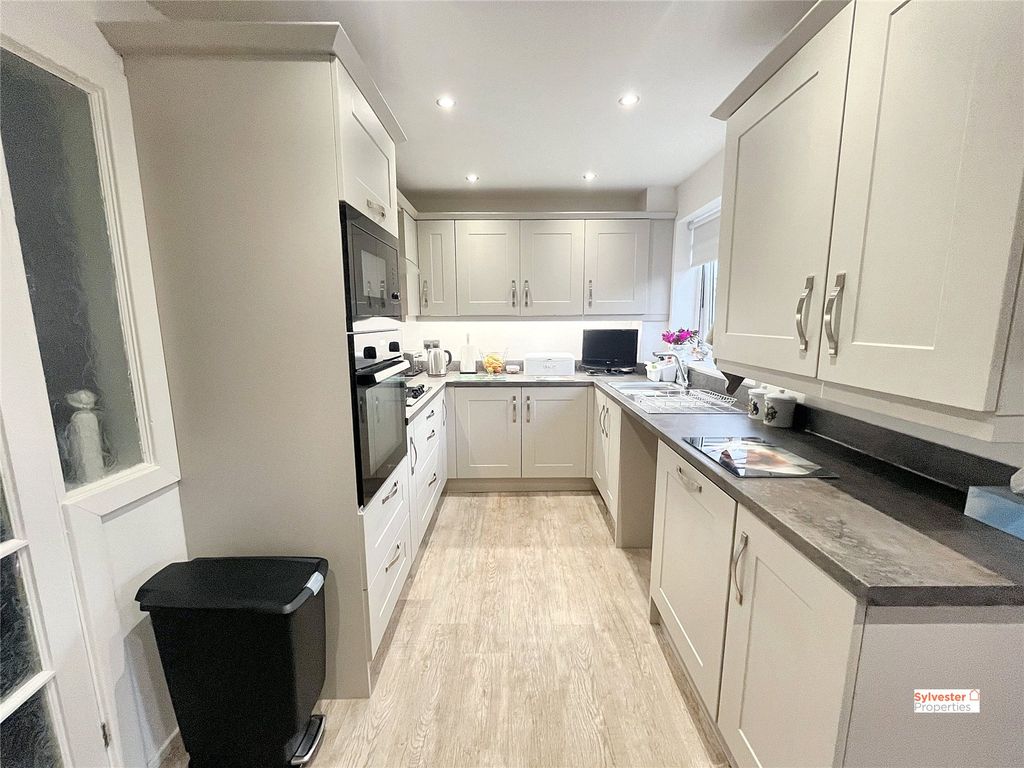 Property photo 3 of 26 Picture No. 10