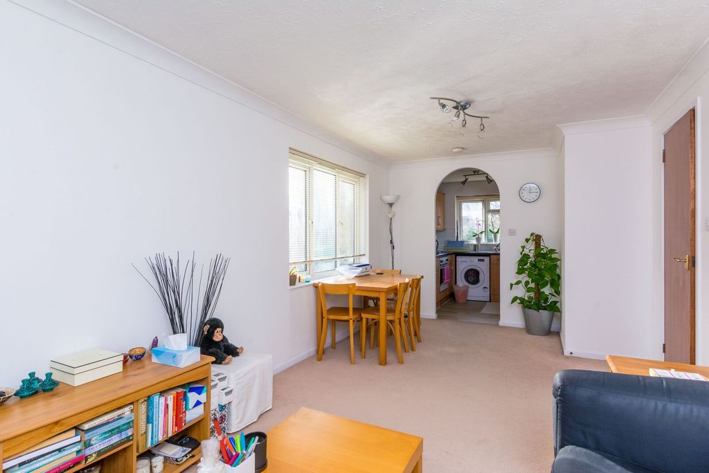 Property photo 2 of 7