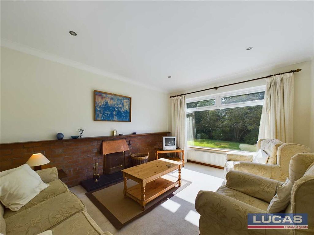 Property photo 2 of 32