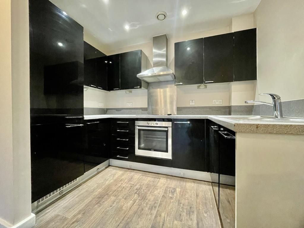 Property photo 2 of 14 Kitchen